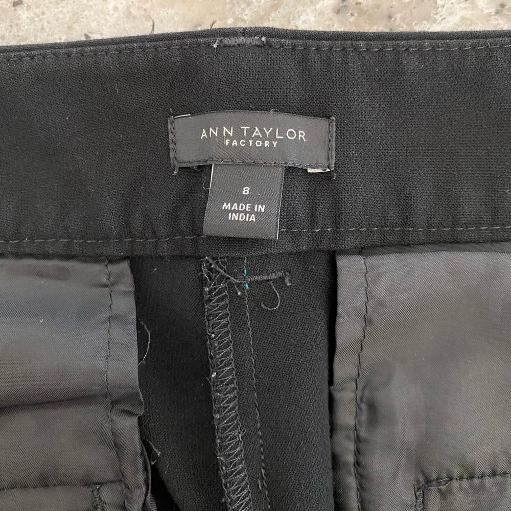 EUC Ann Taylor Factory black flat front trousers, size 8 - Picture 4 of 4